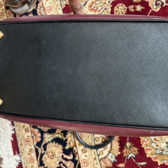 🍁SOLD🍁 Prada Saffiano Bag - Picture 13 of 17